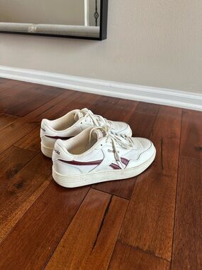 Reebok White Sneakers with Maroon Stripe